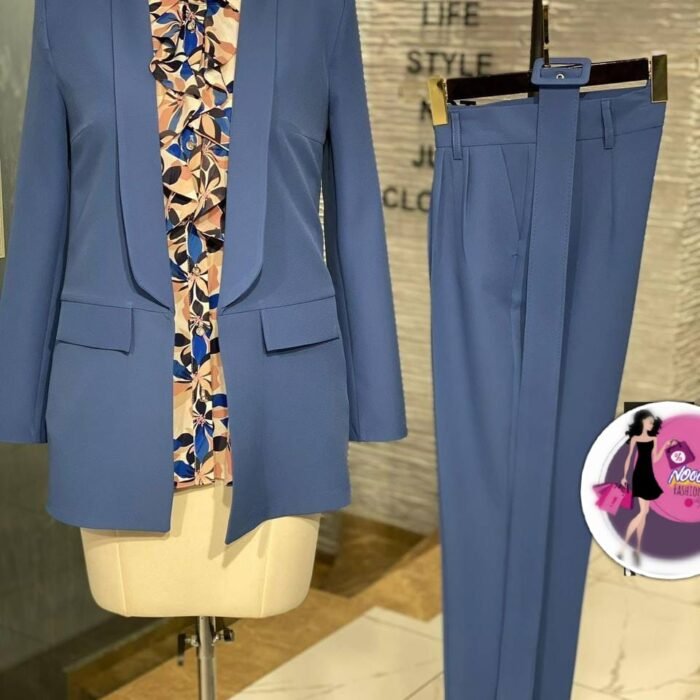 Slate blue Turkish tailored suit set with blazer and slim trousers displayed on mannequin – front view.